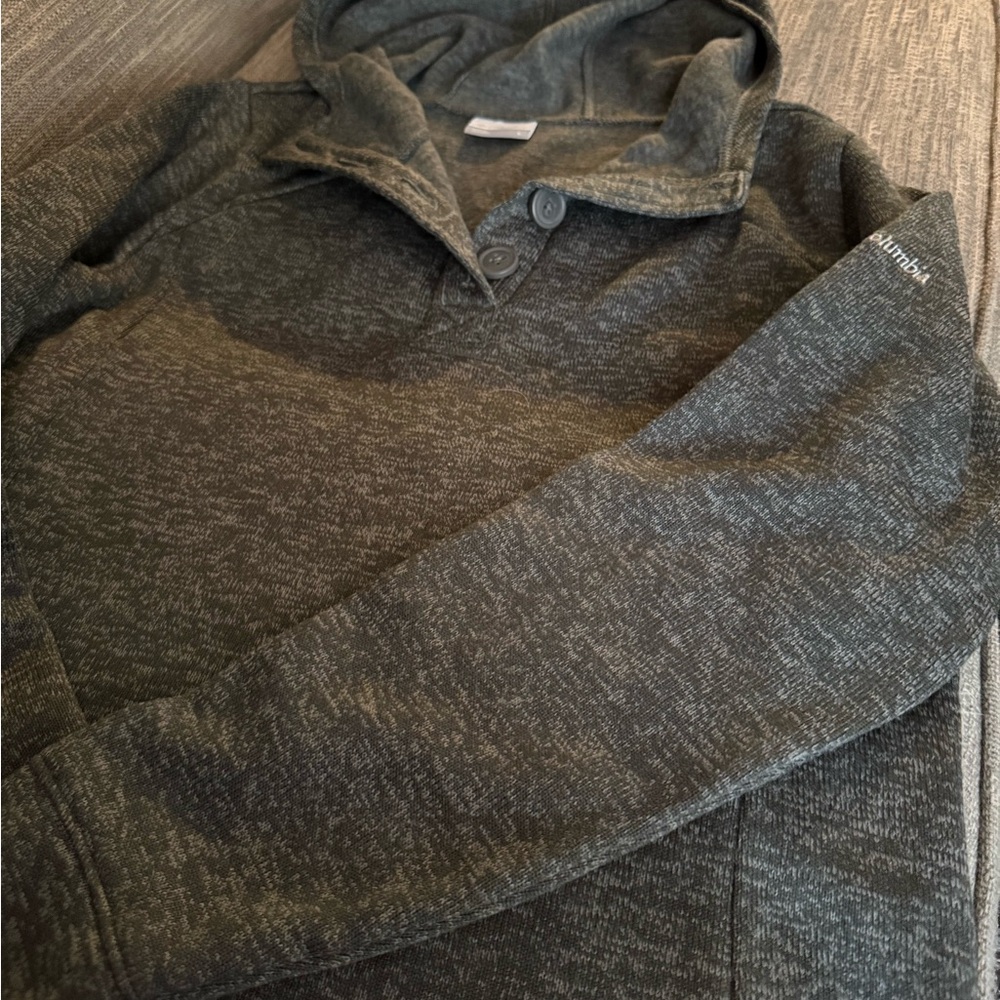 Women’s grey fleece with hood